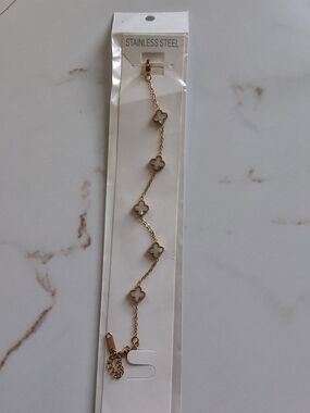 Stainless Steel Gold Clover Link Bracelet - Gold